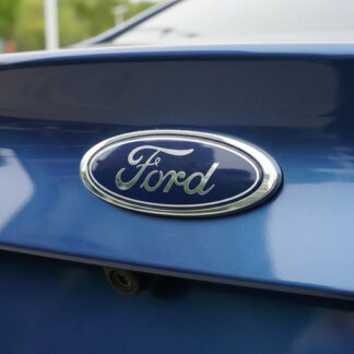 Emblema Tapa Baúl Y Persiana Ford New Fiesta 10/16 Ecosport