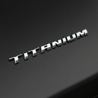 Emblema Palabra Titanium Cromado Para Ford Ecosport